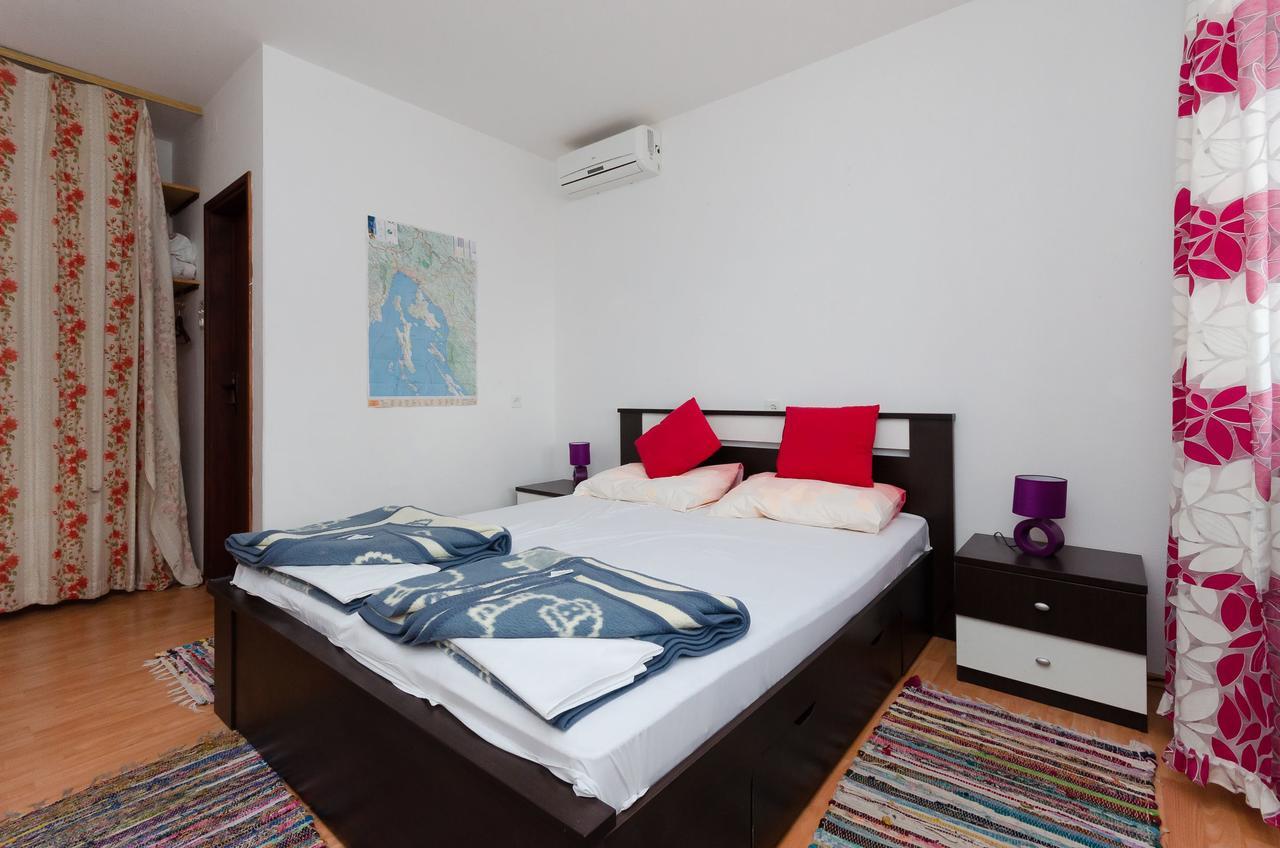 Apartments And Room Luka Klenovica Zewnętrze zdjęcie