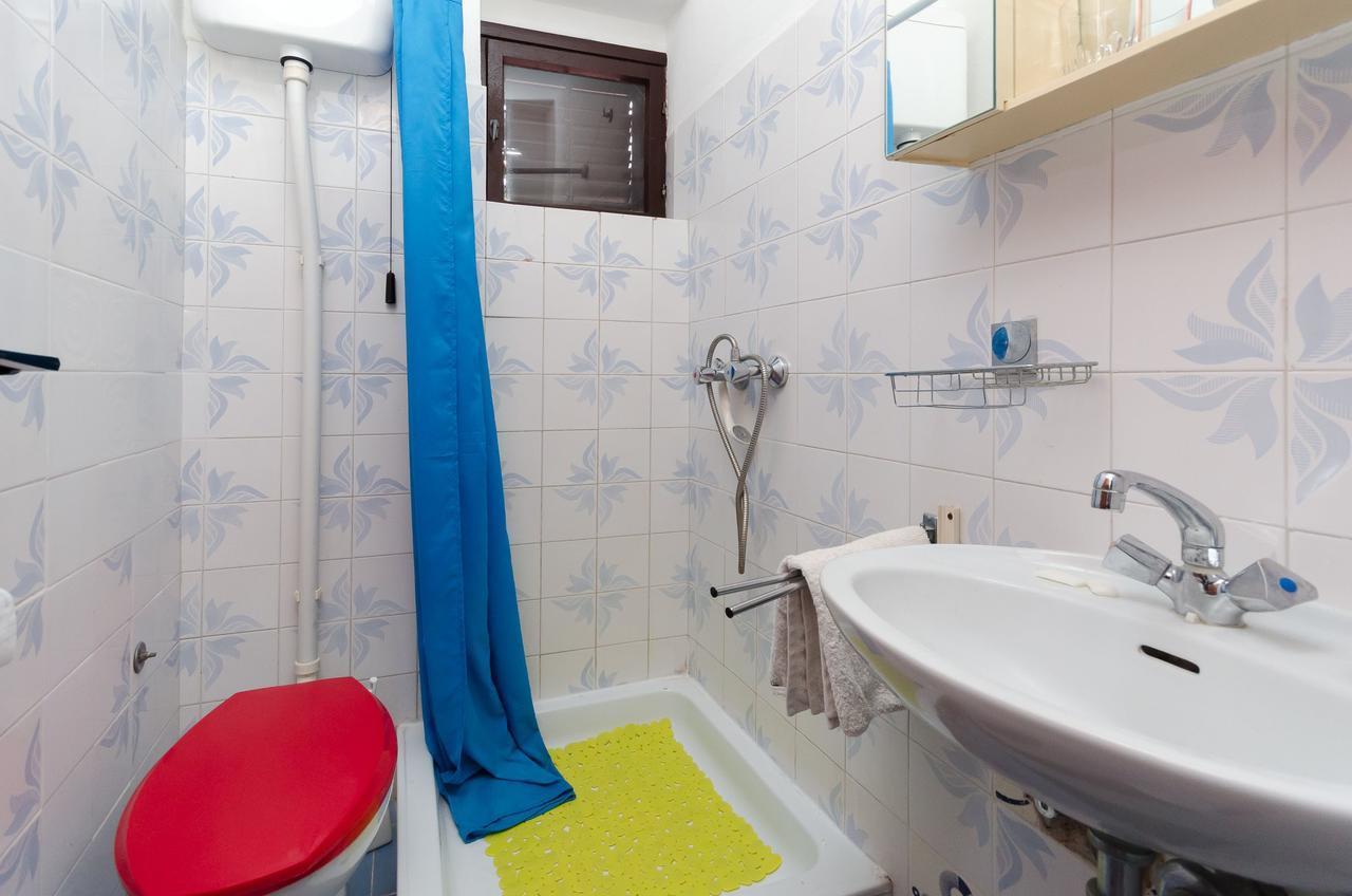 Apartments And Room Luka Klenovica Zewnętrze zdjęcie