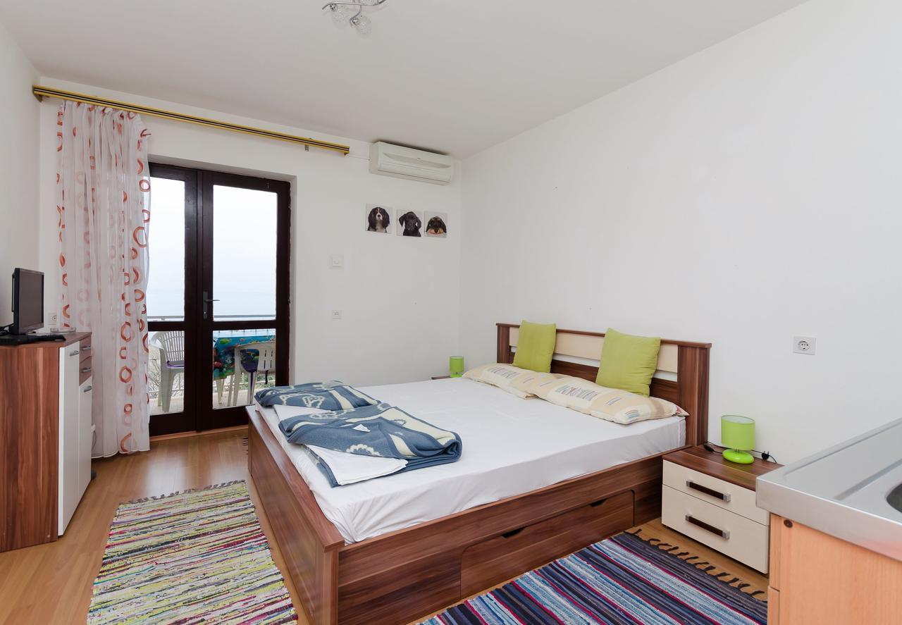 Apartments And Room Luka Klenovica Zewnętrze zdjęcie